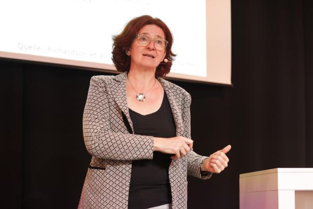 Sigrid Stagl hielt die Keynote beim SPEAK OUT Festival 2025