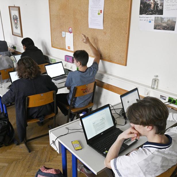 ++ THEMENBILD ++ SCHULE / UNTERRICHT / BILDUNG
