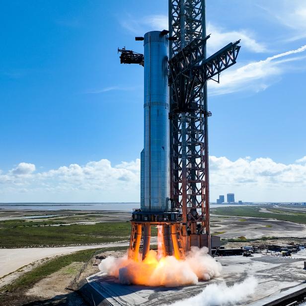 SpaceX Super Heavy Booster Static Fire Test 