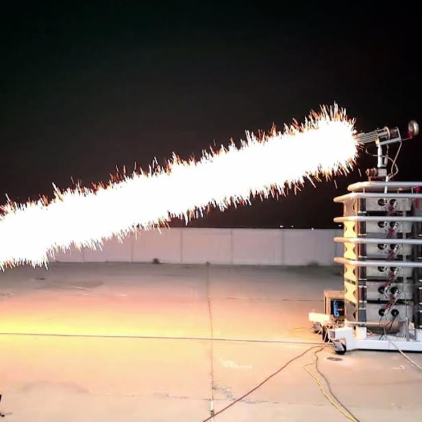 150.000 Volt Plasma-Kanone wird abgefeuert
