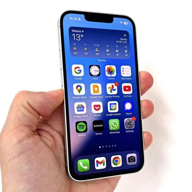 iPhone 16e 