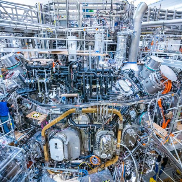 Blick in die Experimentierhalle von Wendestein 7-X