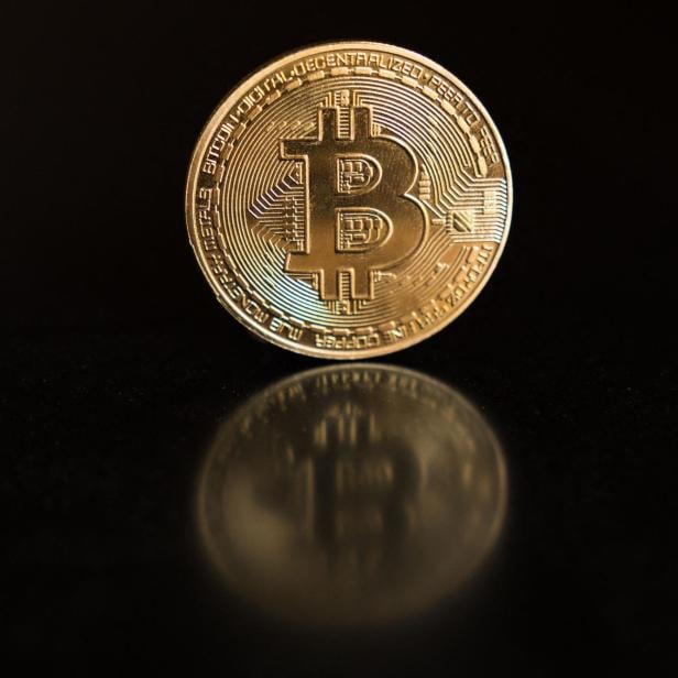 Bitcoin fällt vorübergehend unter 100.000 Dollar